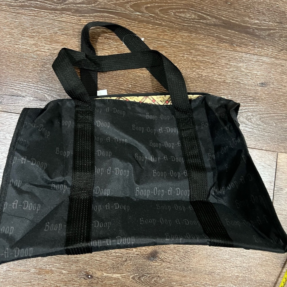 NWT Betty boop duffle bag / weekender travel bag black and white - Picture 4 of 14